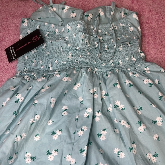 NWT- No boundaries dress-size Small - Picture 5 of 5